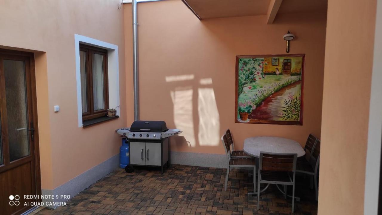 Domecek Ve Dvore Bechyně Esterno foto